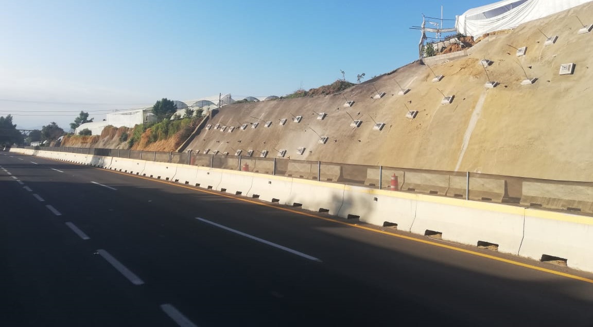 Anclajes al terreno en taludes