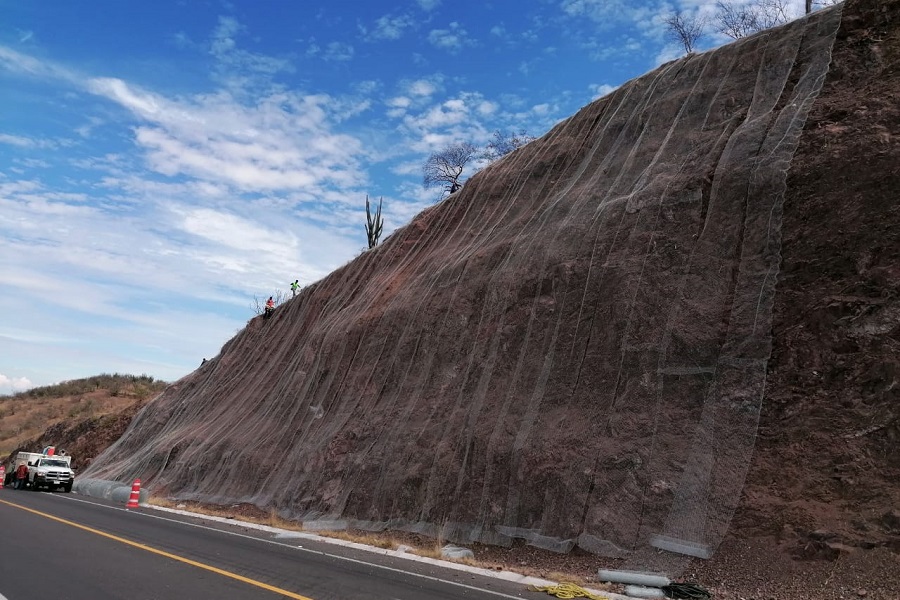 estabilización de Taludes, Con Concreto Lanzado, Drenes, Anclajes al terreno