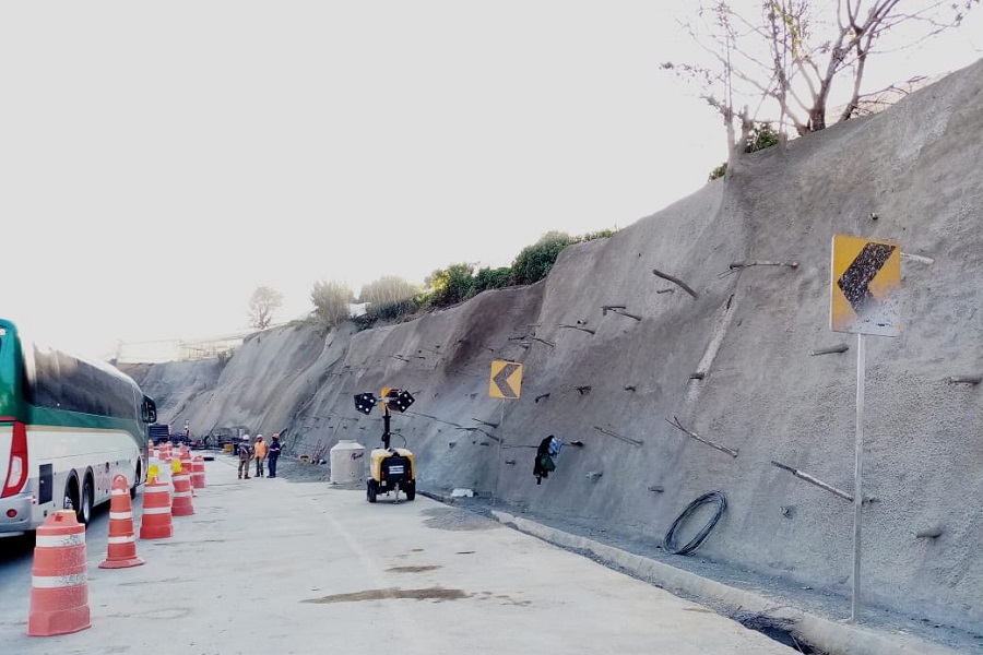 estabilización de Taludes, Con Concreto Lanzado, Drenes, Anclajes al terreno