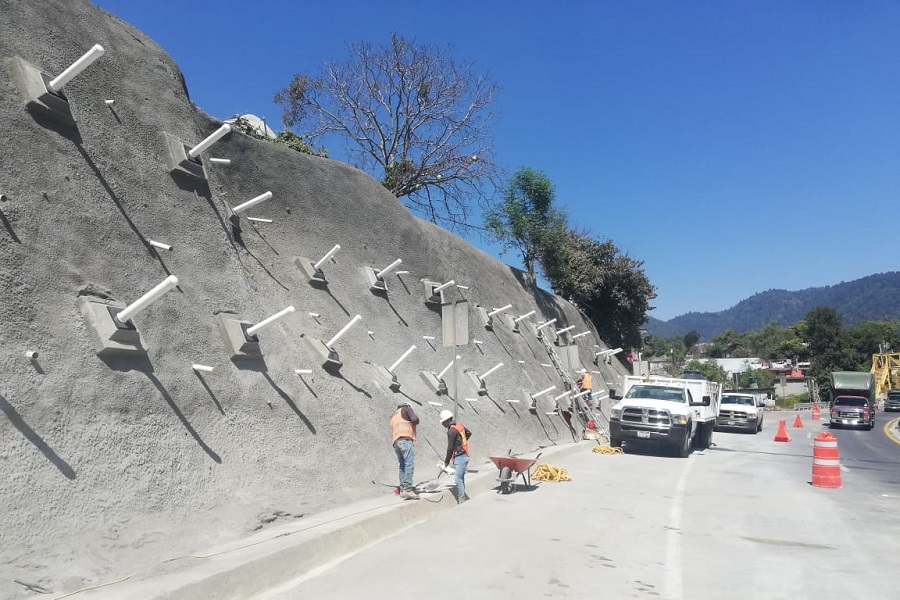 estabilización de Taludes, Con Concreto Lanzado, Drenes, Anclajes al terreno