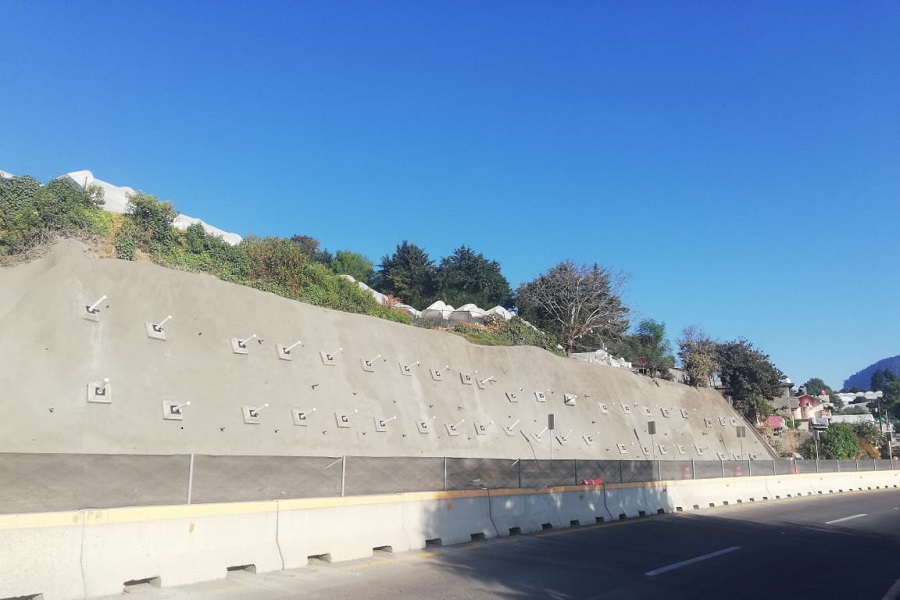 estabilización de Taludes, Con Concreto Lanzado, Drenes, Anclajes al terreno
