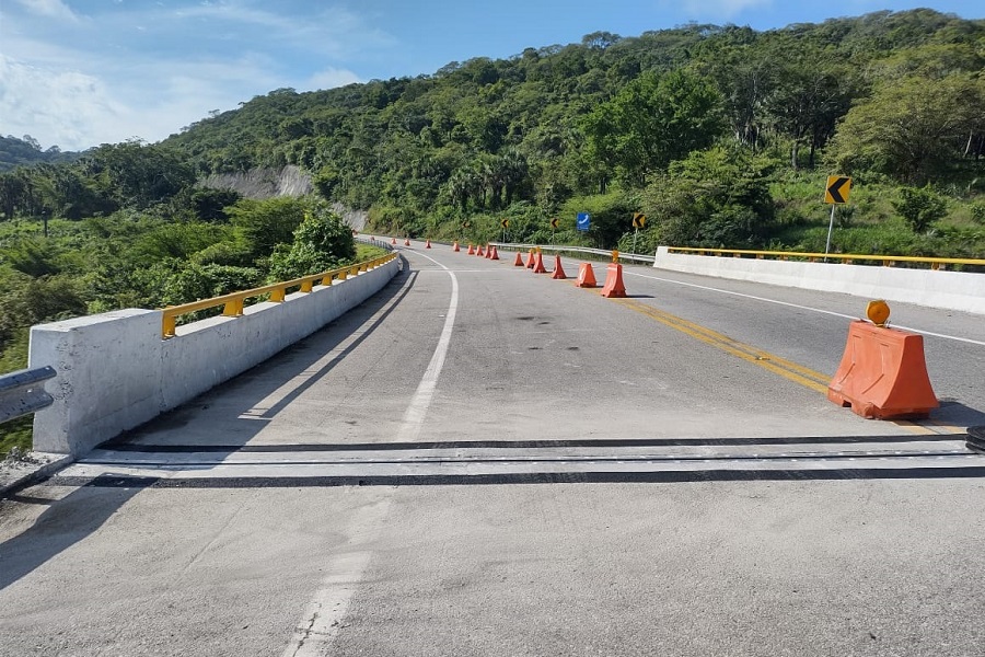 Colocación de Juntas de Calzada, Juntas de Expansión, México-Tuxpan