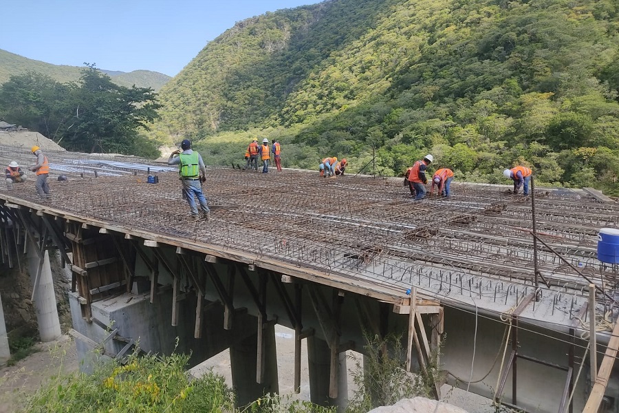 Postensado de Losas, Autopista Mitla-Tehuantepec